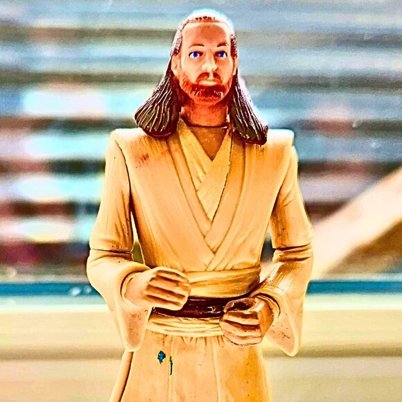 Star Wars Episode I – Qui-Gon Jinn 4" Action Figure (Hasbro, 1999) - Picture 5 of 10